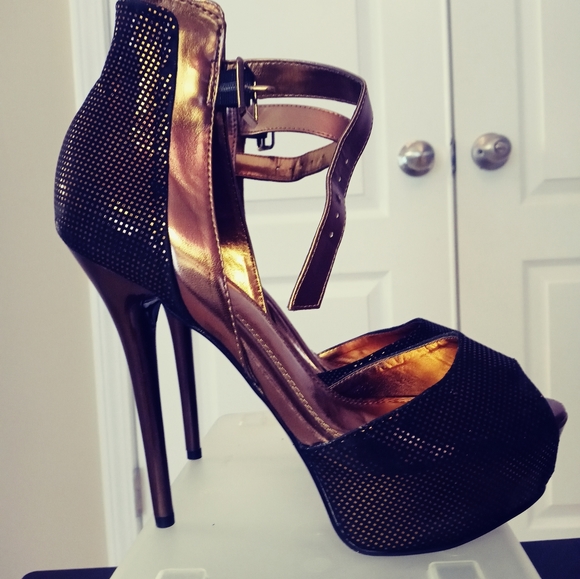 Bakers Women's Bronze Heels - Picture 2 of 16